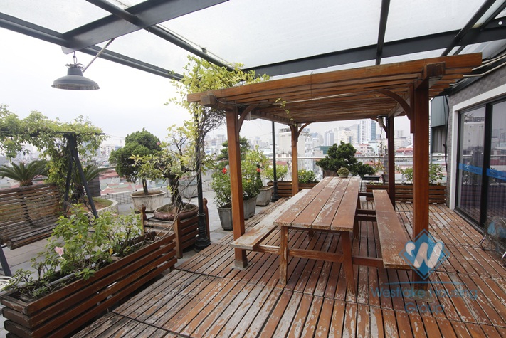 Two bedrooms apartment for rent in Hao Nam street.